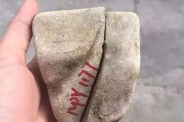 老坑料与新场料的本质区别：如何避免误选新坑毛料